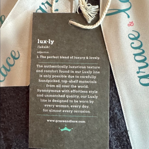 Grace & Lace Ribbed Plush Luxurious Bamboo Blanket in Charcoal NWT - Picture 3 of 6